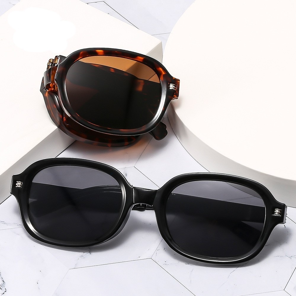 Handheld sunglasses