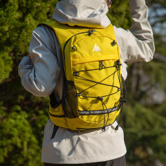 防泼水户外骑行运动背包多功能山西登山徒步包轻便马甲双肩包批发