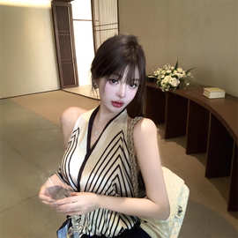 设计感缎面条纹v领挂脖背心女夏季绑带修身无袖外穿辣妹显瘦上衣