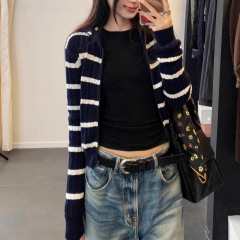 藏青色条纹连帽麻花针织开衫外套女韩系氛围感早秋季穿搭毛衣上衣