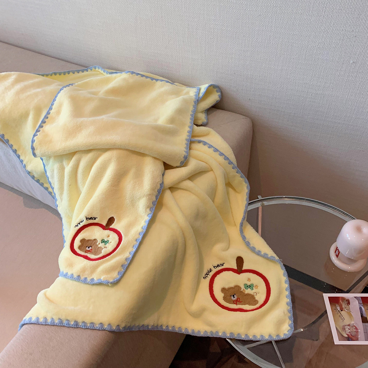 Hermosas toallas de oso de manzana para sombrero de cabello seco para estudiantes, seco rápido, absorción de agua, no es fácil de perder cabello, toallas de baño gruesas de tres piezas.