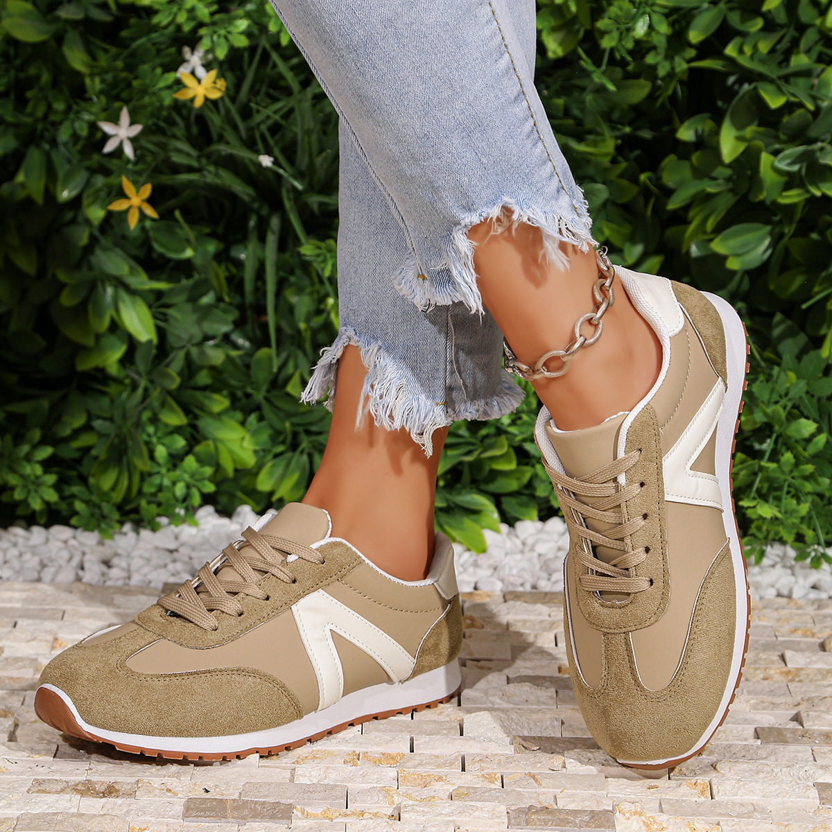 Zapatos blancos de mujer 2026 nuevos zapatos deportivos versátiles Agan zapatos de skate zapatos deportivos de gran tamaño europeos y estadounidenses zapatos casuales para trotar