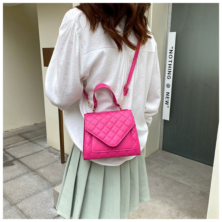 Femmes Moyen Faux Cuir Couleur Unie Vêtement De Rue Carré Boucle Magnétique Sac Carré display picture 8