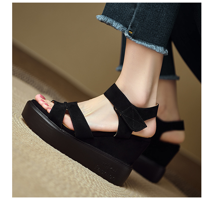 Sandal cao gót nữ mũi hở, đế xuồng bọc da lộn, quai ngang khóa dán, gót 9 cm — Nâu vàng, màu đen chi tiết 17