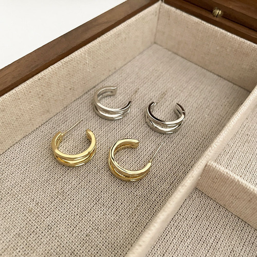 Half-moon C-shaped geometric earrings for women, fashionable, personalized, elegant, S925 silver stud earrings, Instagram-style, niche, popular, hip-hop earrings