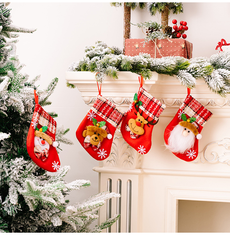 Natal Novas decorações de Natal Floco de neve com sinos Meias de desenho animado Velho boneco de neve Alce Meia de Natal Sacola de presente_voghion.com