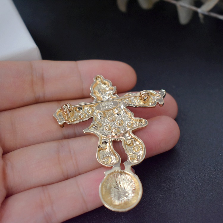 vintage Western Antique Pin Clown Vintage Personality Enamel Ball-stepping Corsage Alloy Doll Brooch Accessories