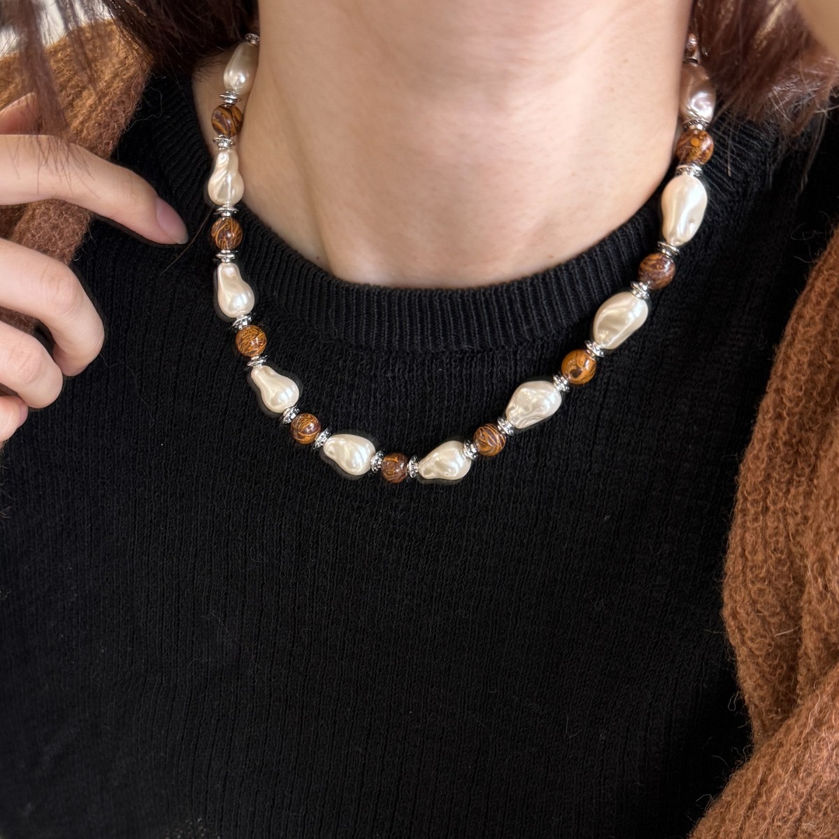 秋冬季美拉德风人造巴洛克珍珠纹木间隔项链新中式百搭简约毛衣链