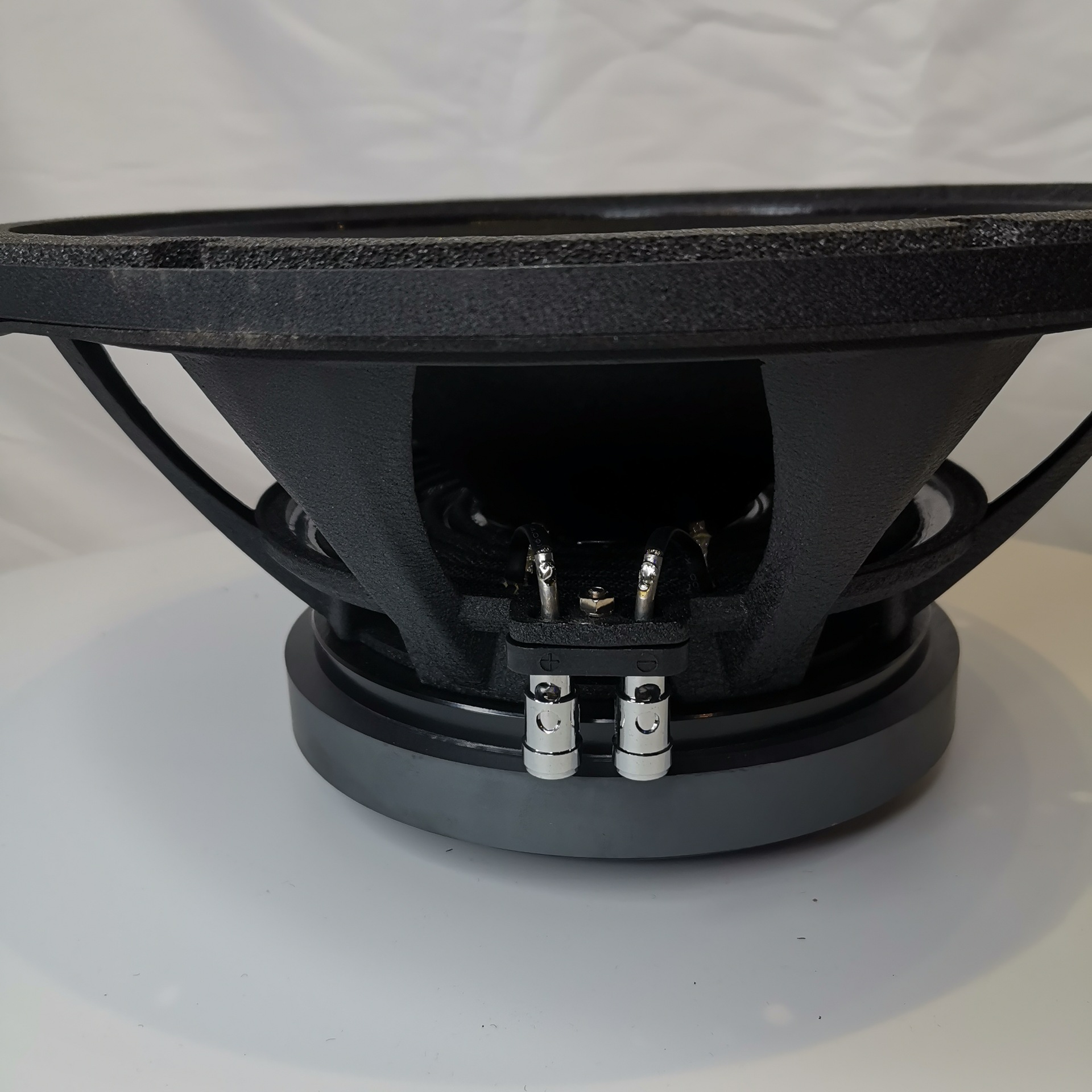 KP052低音接口细节