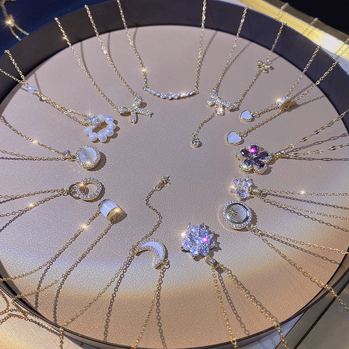 Korean-style Ins-inspired Titanium Steel Necklace for Women, High-end, Versatile, Unique Pearl Clasp Necklace with Accessories
