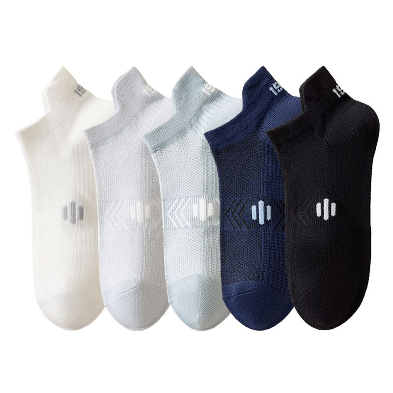 Nuevo hombre absorbe sudor y transpiración antiolor calcetines deportivos para correr otoño y invierno calcetines de fútbol desechables de la industria de calcetines