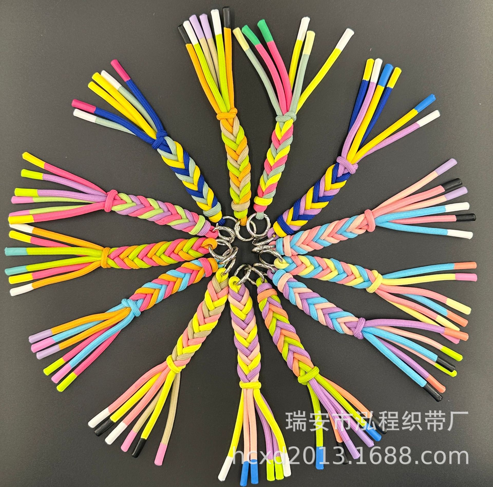 다른 색깔은 주문을 받아서 만들어질 수 있습니다