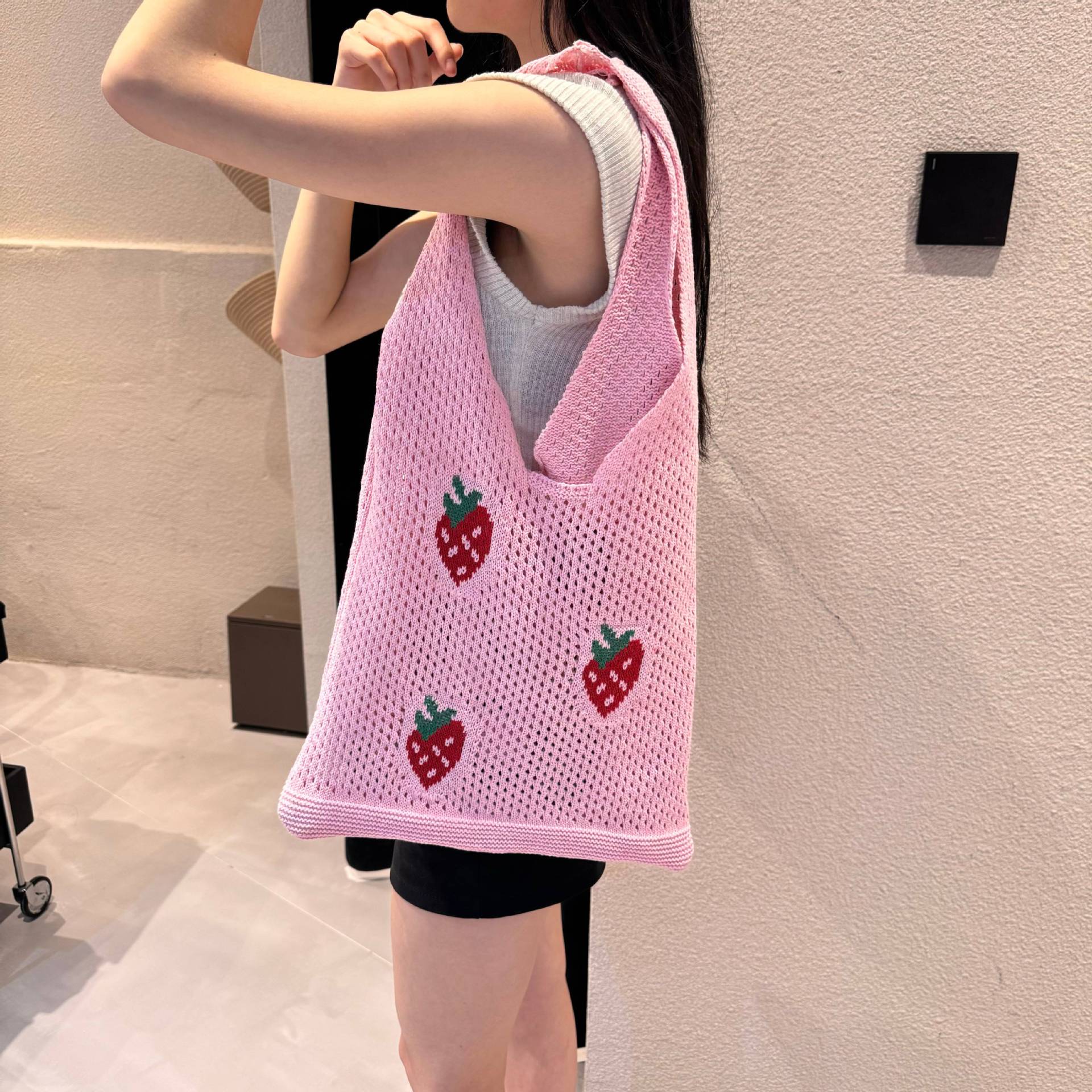 All Seasons Season Women's Medium Polyester Strawberry Cute Square Open Tote Bag
