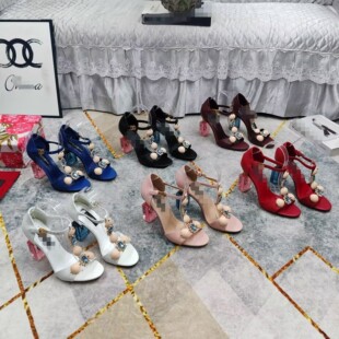 26�¿�͸�ˮ�T�ͽ���¶ֺ�r�и߸���ЬŮHigh heels sandals