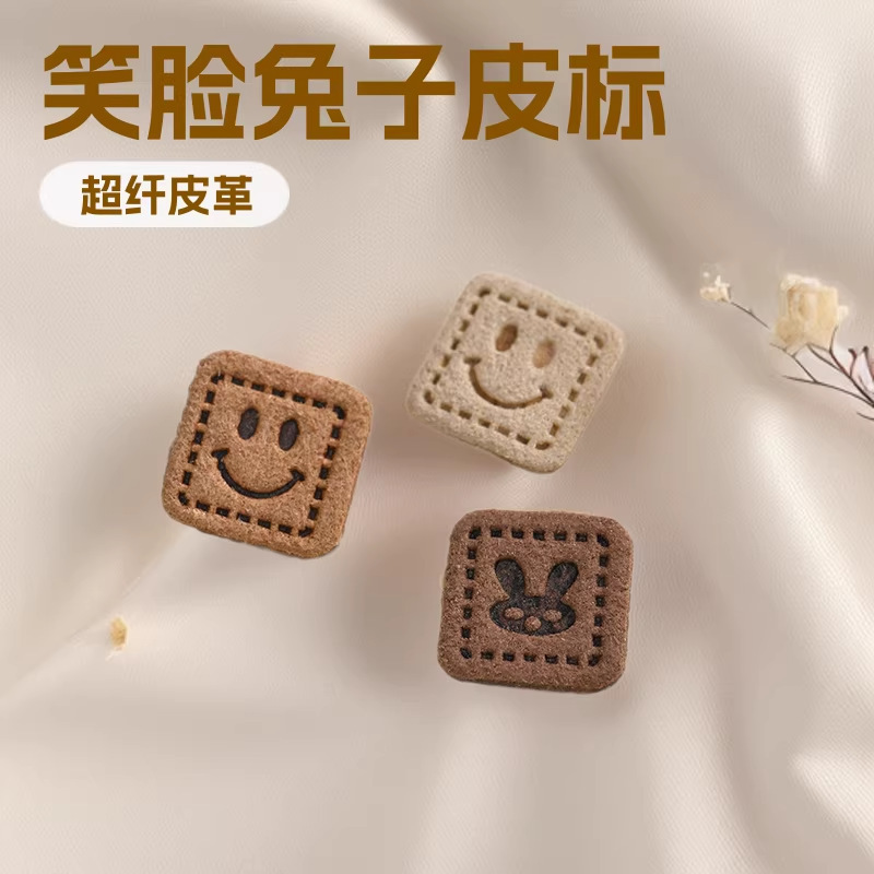 in stock Microfiber Embossed Smiley Rabbit Pattern Leather Brand Logo Bag Logo Universal Leather Logo Clothing Shoes Bag Decoration in stock Microfiber Embossed Smiley Rabbit Pattern Leather Brand Logo Bag Logo Universal Leather Logo Clothing Shoes Bag Decoration