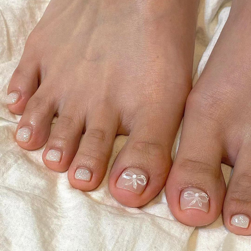 Simple Silver Glitter Fake Toenails White Three-Dimensional Bow Toenail Manicure Removable Nail Polish Finished Product Wholesale