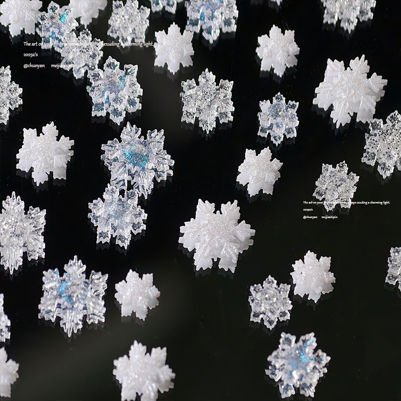 Christmas Series Ice Transparent Snowflake Nail Art Accessories 2025 New Fine Glitter Powder Sequin Resin Nail Drill Decoration Wholesale