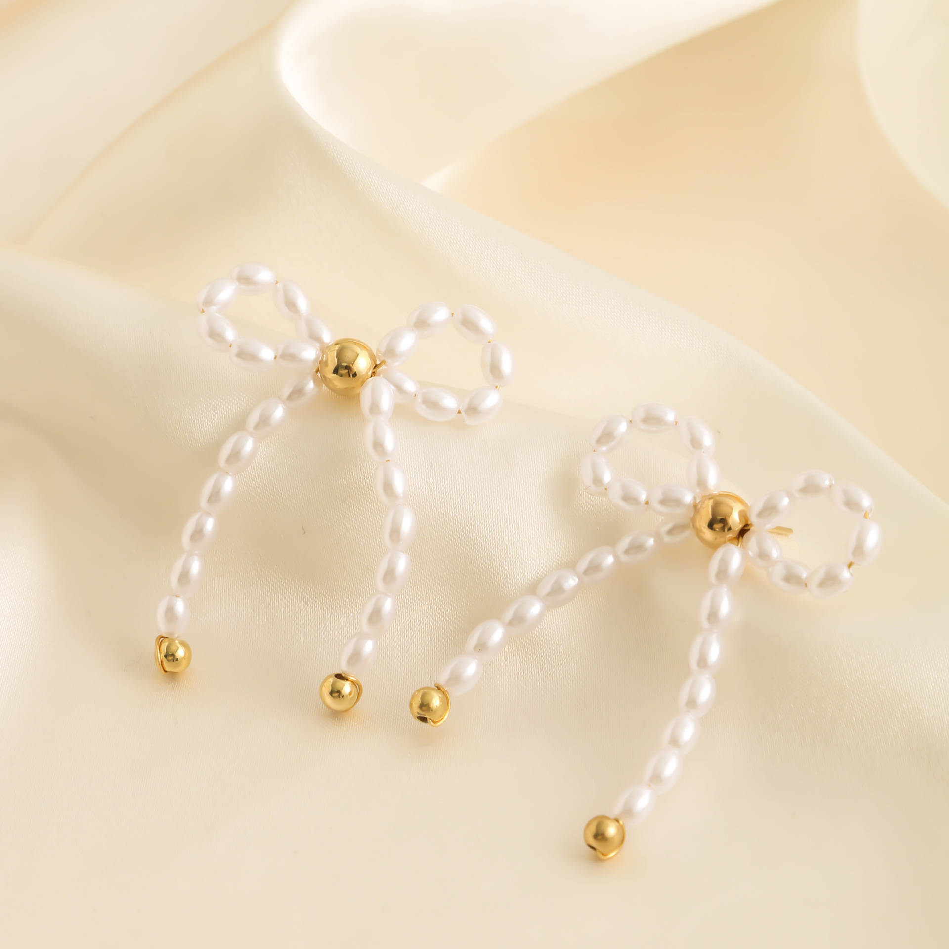 1 Pair Elegant Bow Knot Beaded Plating Artificial Pearl Alloy Ear Studs display picture 7