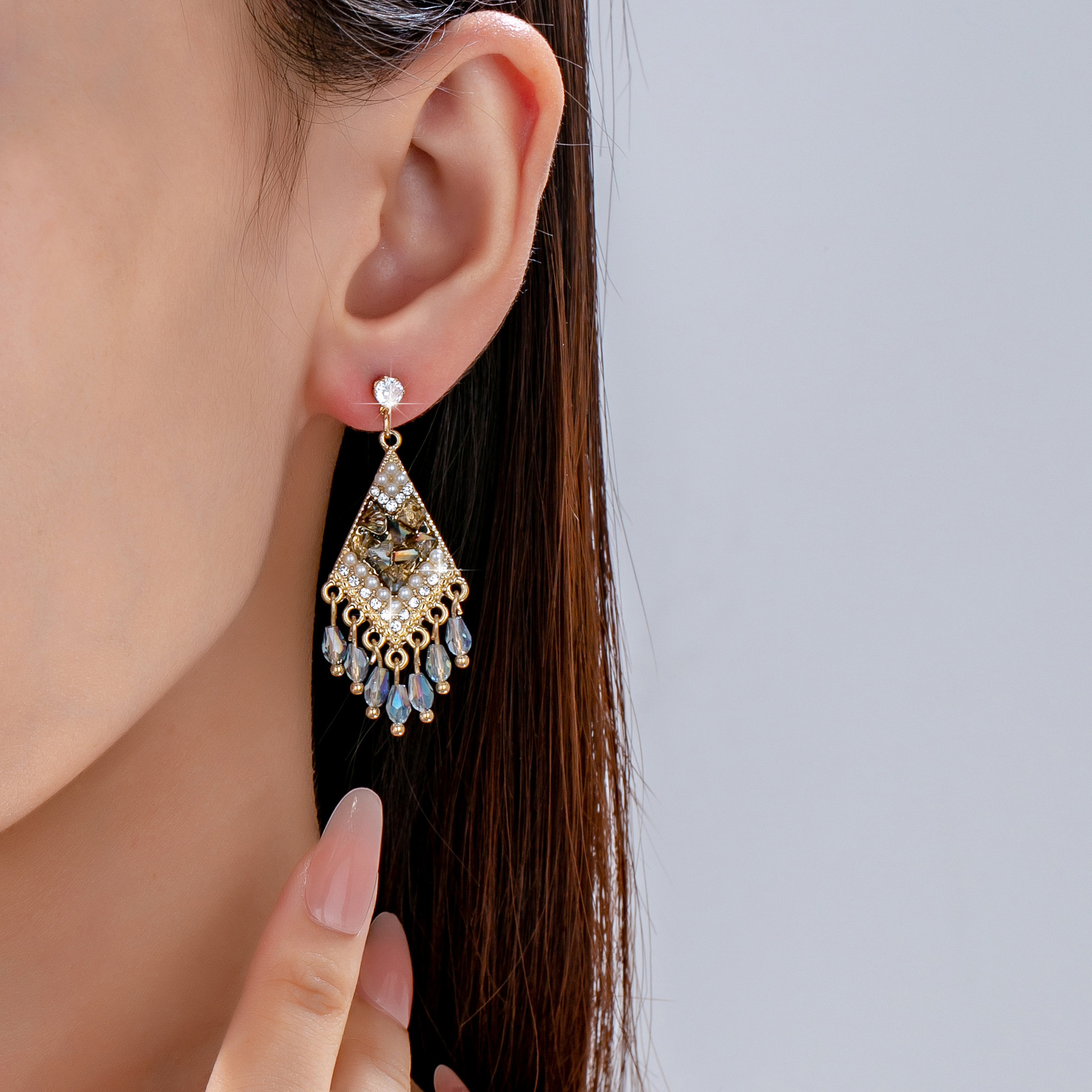 "Beauty Goddess Remains" Bohemian retro ethnic style earrings for women, high-end, light luxury, niche design, clip-on earrings