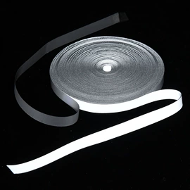 反光材料;洗唛、商标;交通安全服装