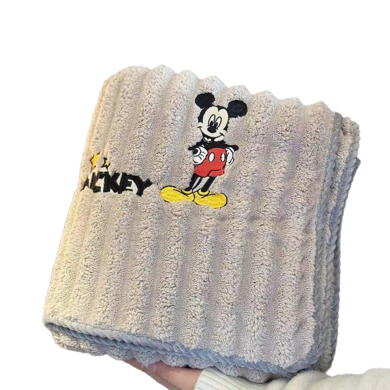 新しいくまのプーさんは、厚みのあるコーラルベルベットの刺繍入りバスタオルで、快適で柔らかく、吸水性があり、速乾性があり、糸くずの出ないバスタオルです。|undefined