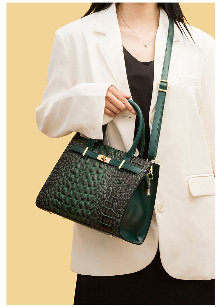 Women's Medium All Seasons Pu Leather Crocodile Fashion Square Zipper Handbag display picture 3