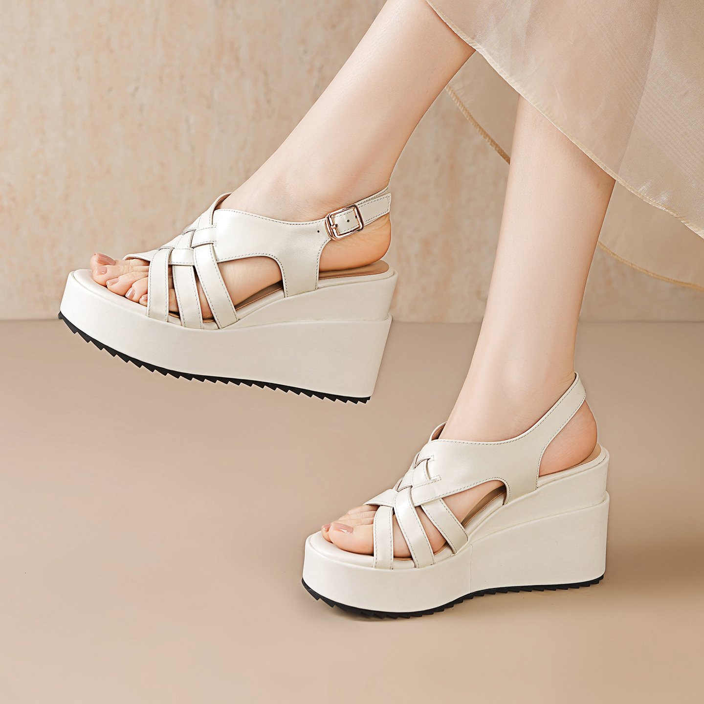 Sandal cao gót nữ hở mũi quai khóa, đế xuồng dệt da bò, gót 10 cm — Da bò trắng gạo