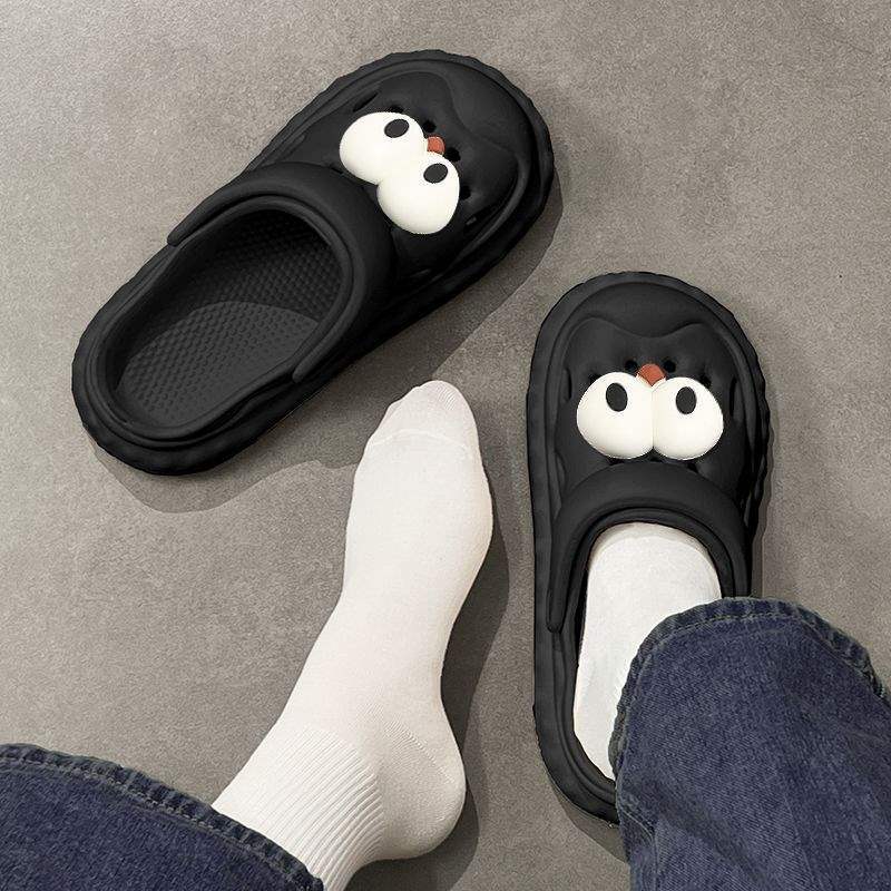 Black Perforated Shoes for Women, Summer 2025 New Style, Thick-Soled Trendy Beach Sandals with a Soft Stepping Feel, Closed-Toe Women's Sandals