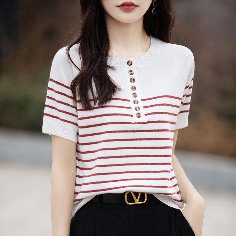 흰색과 빨간색 줄무늬