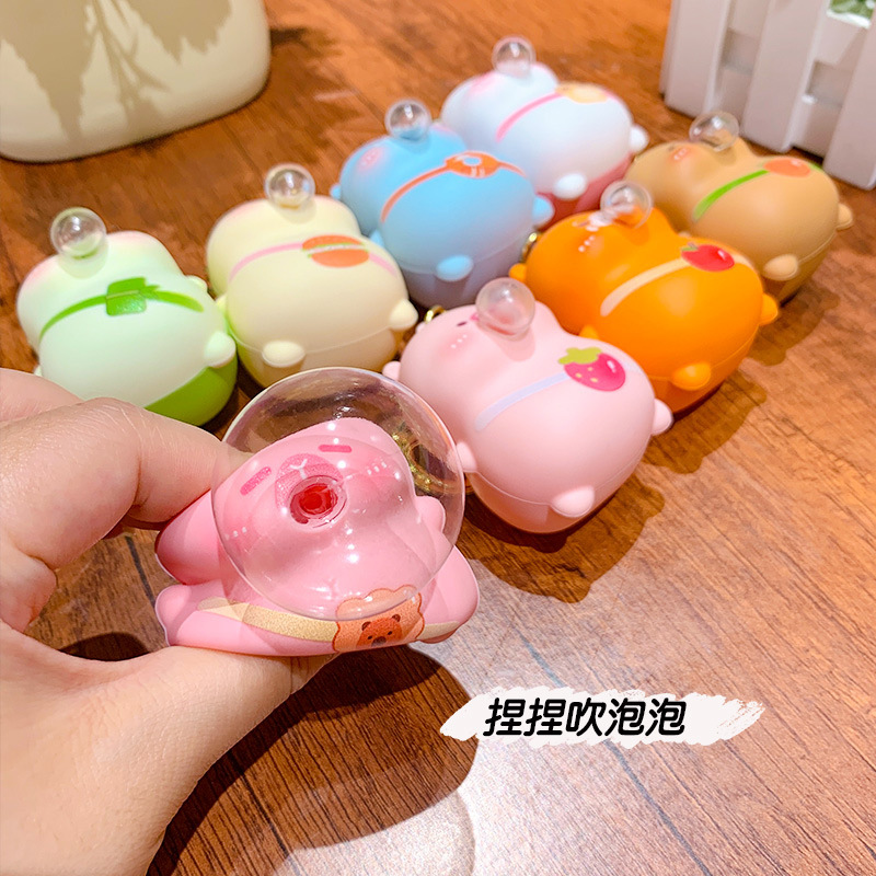 漫画風パンダが泡を吹くキーホルダー、ストレス解消カピバラ、車やバッグのキーホルダー、小さなギフト|undefined