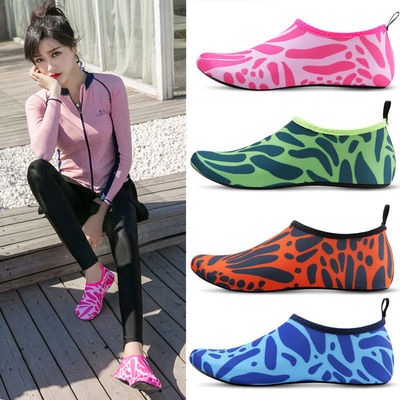 the republic of korea new pattern Diving socks Snorkeling Swim shoes Sandy beach Socks shoes men and women Snorkeling Wading Upstream Soft shoes non-slip Anti-cut