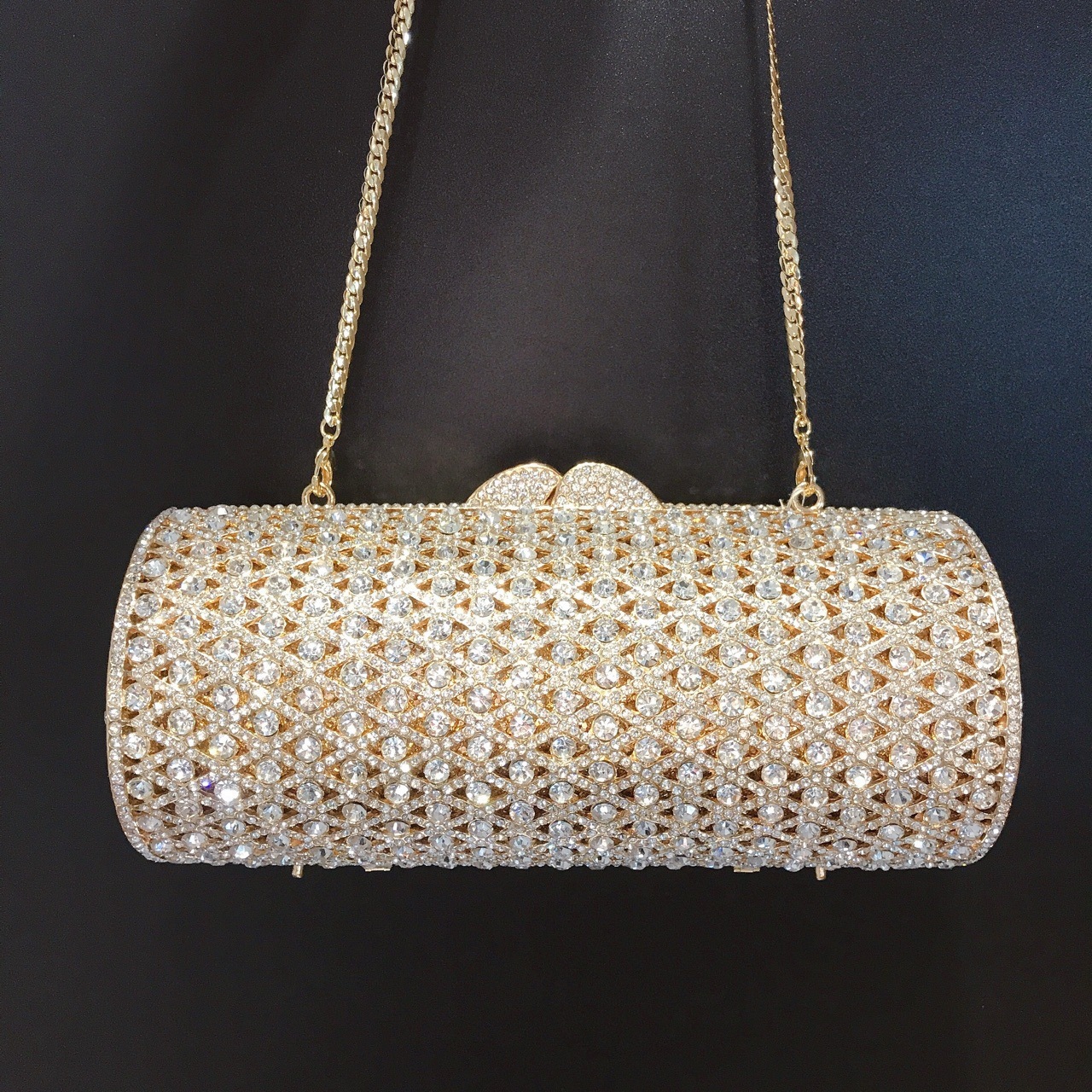 Nuevo paquete de cena de diamante cilíndrico transfronterizo bolsas de diamante de banquete europeas y estadounidenses bolsas de mano de metal vacío caja dura llena de bolsas de diamantes