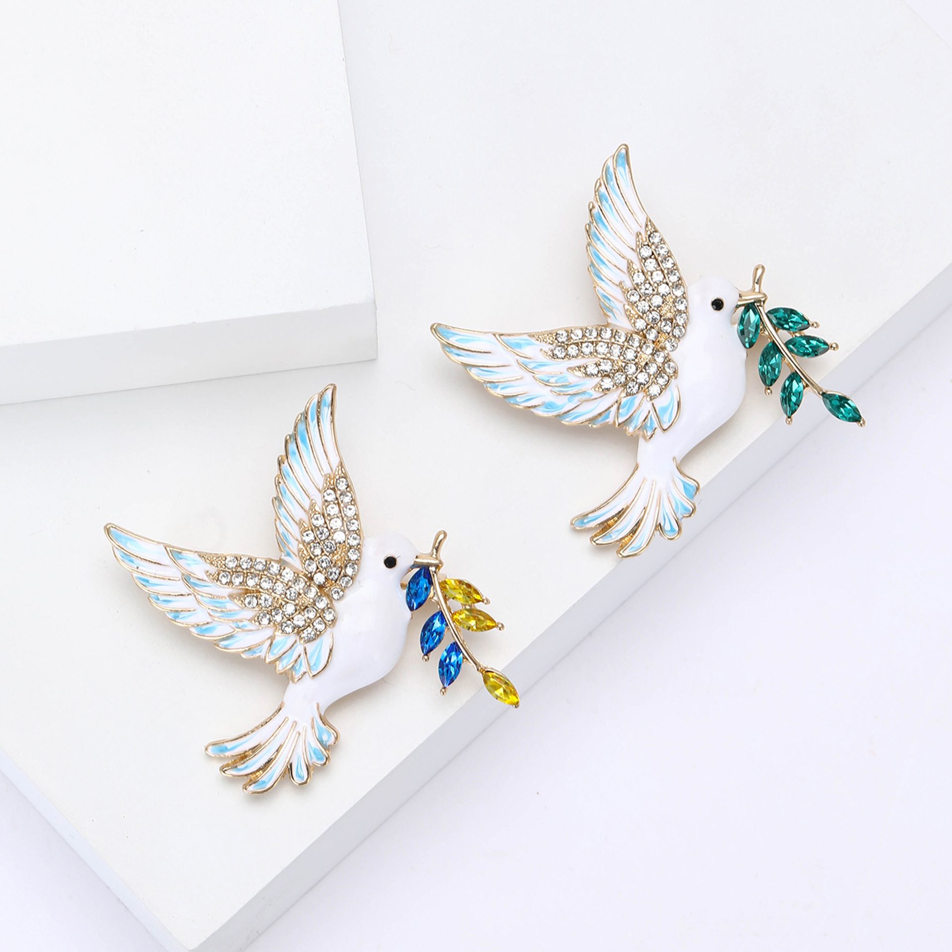 New Stylish and Exquisite Alloy Enamel Dove Brooch, Versatile and Elegant, Suitable for Women's Sweaters and Coats, Decorative Pin