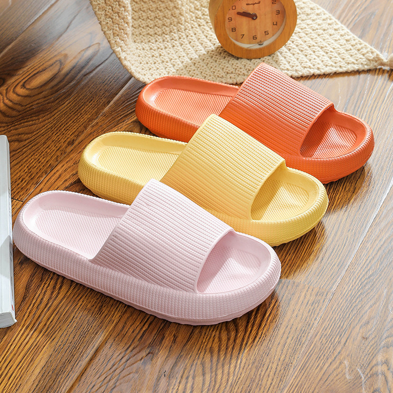糞感の厚い底のスリッパを踏んで、女性の夏の滑り止め防臭の家庭用の靴の室内用の家庭用のサンダルのメーカーは卸売りします。|undefined