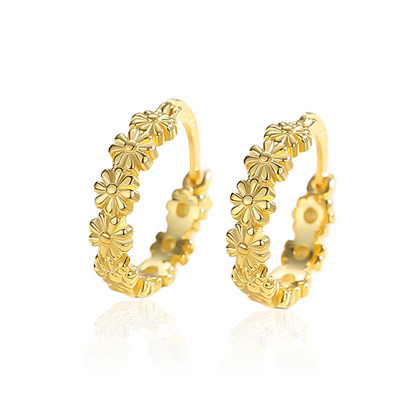Pendientes simples de plata 925 pequeña flor margarita pendientes elegantes de las mujeres retro plata lisa pulida pendientes de alto grado al por mayor