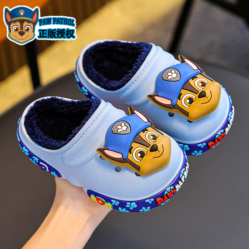 Paquetes de invierno para niños, zapatos de algodón cálidos y impermeables, zapatillas de algodón para niños pequeños y medianos.