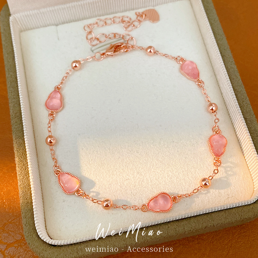 Pulseras de resina rosa de calabaza ligera de lujo nicho pulseras de alto nivel de sensación dulce viento pequeño temperamento fresco joyería de mano versátil