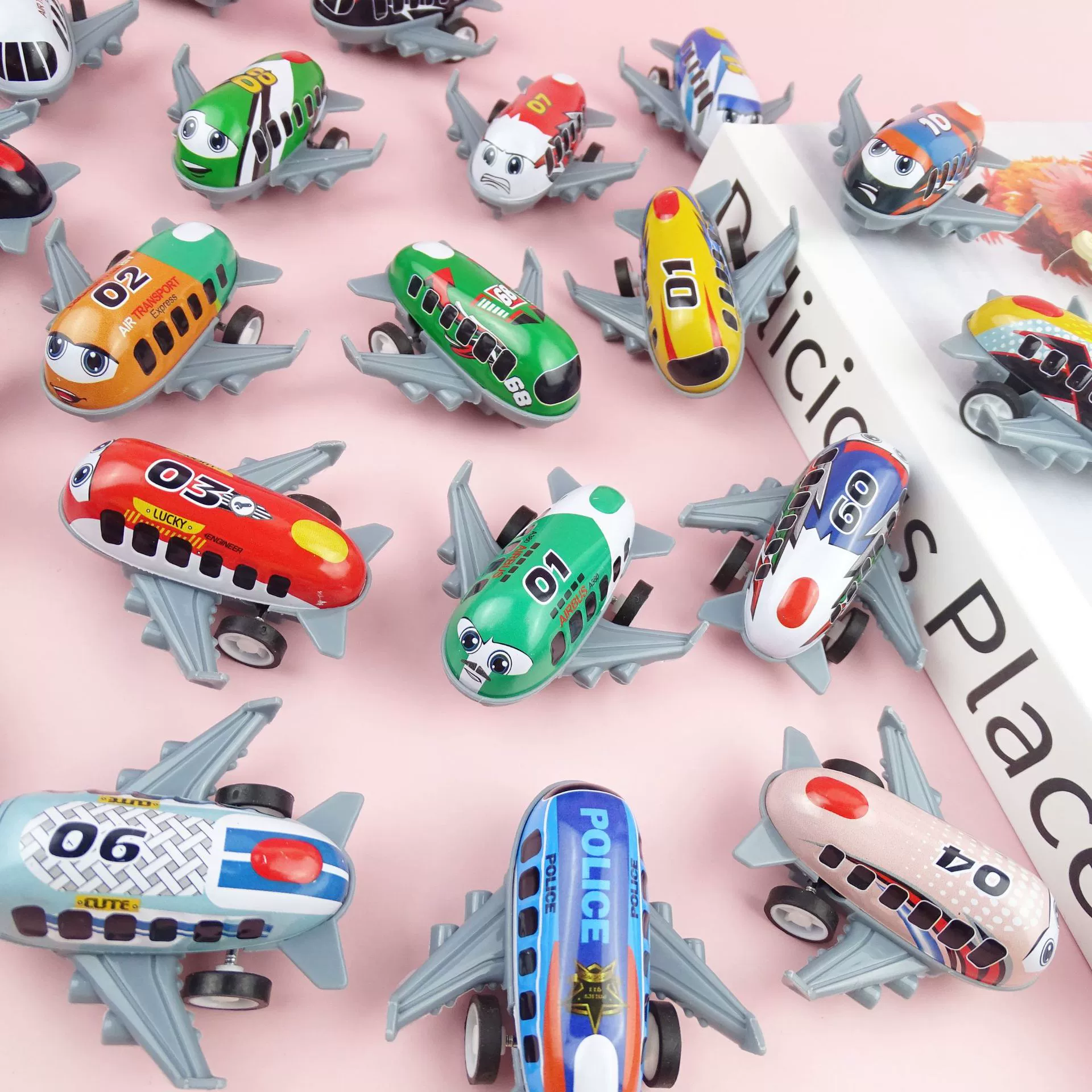 Детская маленькая игрушка мультфильм Iron Shell отступить маленький самолет детский сад небольшой подарок конфеты игрушка трансграничная Фабрика прямые поставки