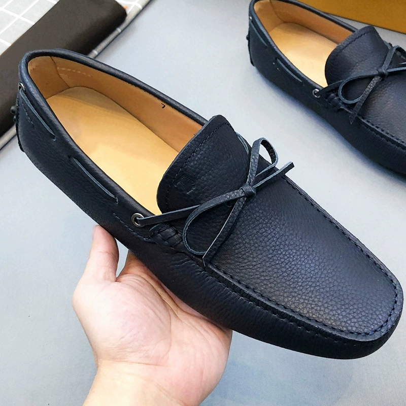 2025 Весна/Лето Новые мужские повседневные слипоны на плоской подошве для вождения, мокасины из натуральной кожи для мужчин.