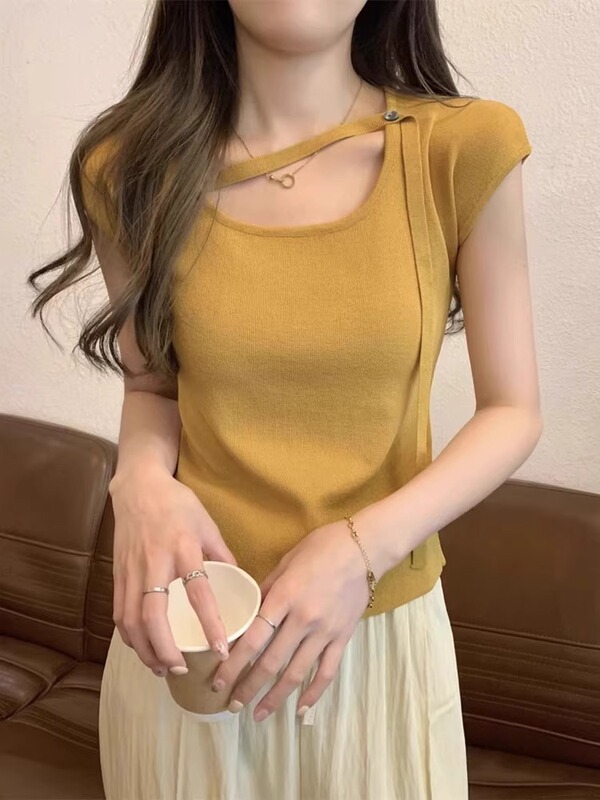 シックな夏フレンチスクエアカラーレースアップデザインニット半袖Tシャツホットガールショート薄手トップA3893|undefined