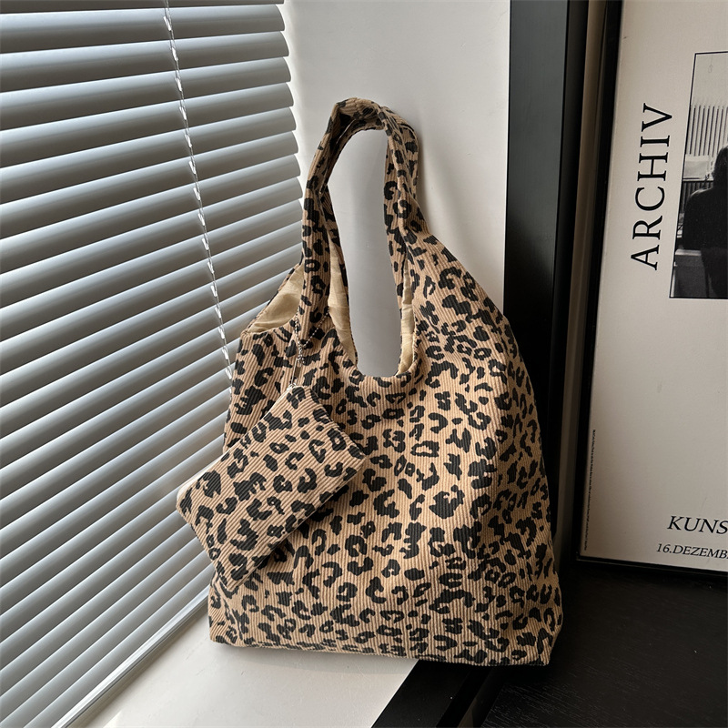 Coreano inswind pequeño patrón de leopardo de gran capacidad bolso de moda bolso de brazo de hombro para estudiantes bolso de lona de clase bolso de mujer
