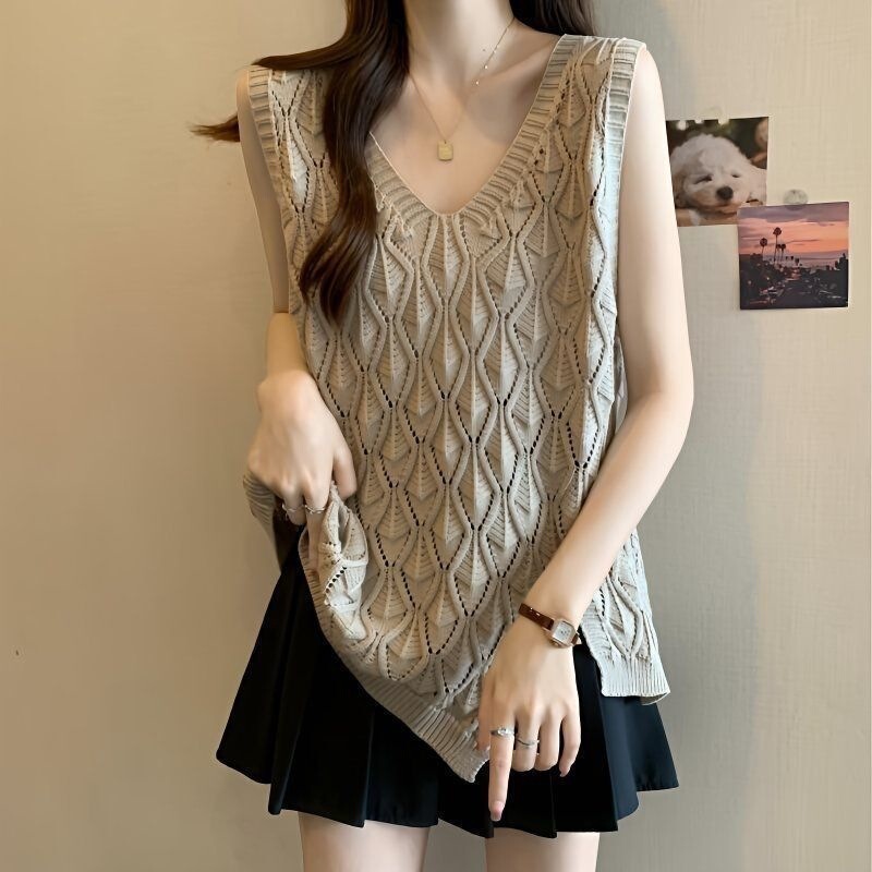 V-Neck Hollow-Out Knit Sleeveless Top for Women, Loose Fit, Slimming, Versatile Tank Top with Unique Design, Casual Versatile Blouse V-Neck Hollow-Out Knit Sleeveless Top for Women, Loose Fit, Slimming, Versatile Tank Top with Unique Design, Casual Versatile Blouse