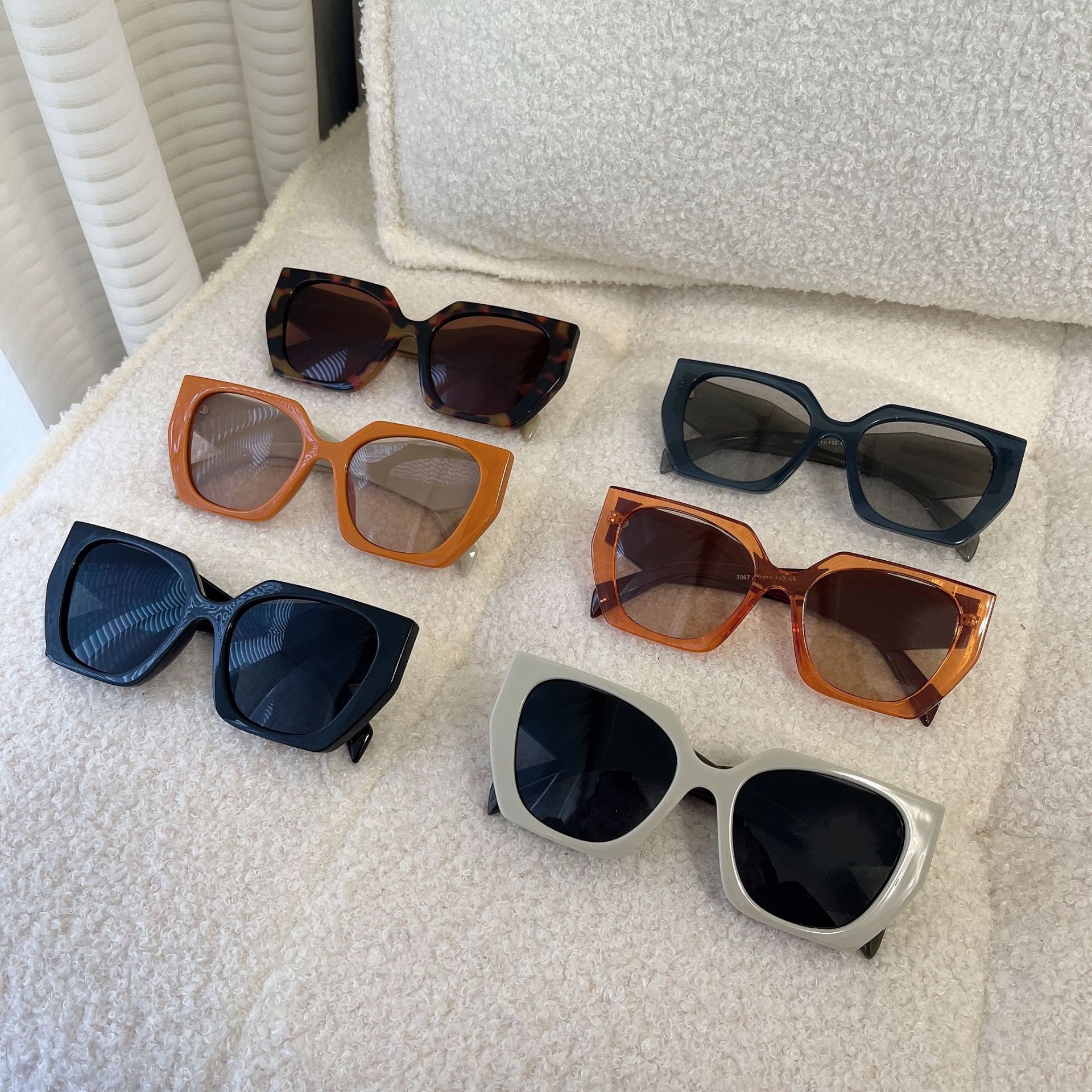 El nuevo pra a juego de color del mismo párrafo gafas de sol de marco cuadrado de comercio exterior uv400 gafas de sol retro transfronterizas personalizadas por el fabricante