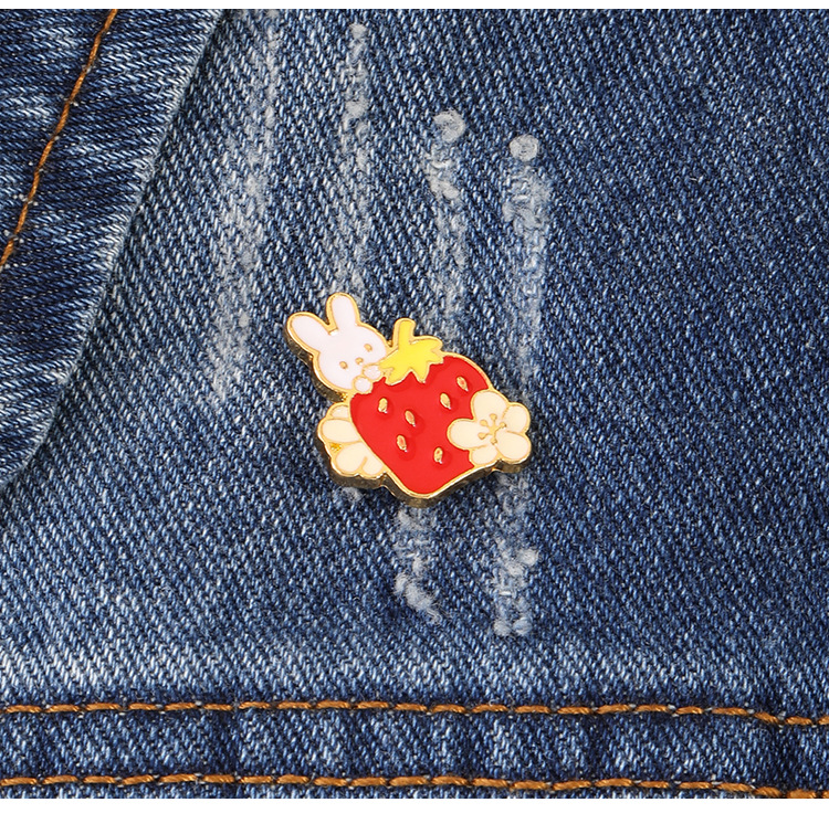 Unisex Gender Enamel Design Cartoon Style Style Cartoon Style Pin Animal Strawberry Alloy Enamel Unisex Brooches