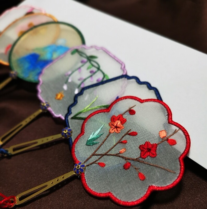 四川刺繍しおり2点セット、手刺繍ギフトボックス、文化的で創造的なギフトボックス、海外ギフトの特徴、シルクのお土産|undefined