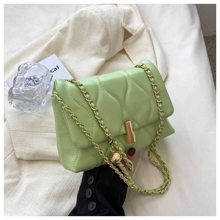 Women's Pu Leather Solid Color Lingge Fashion Chain Buckle Shoulder Bag Crossbody Bag display picture 9