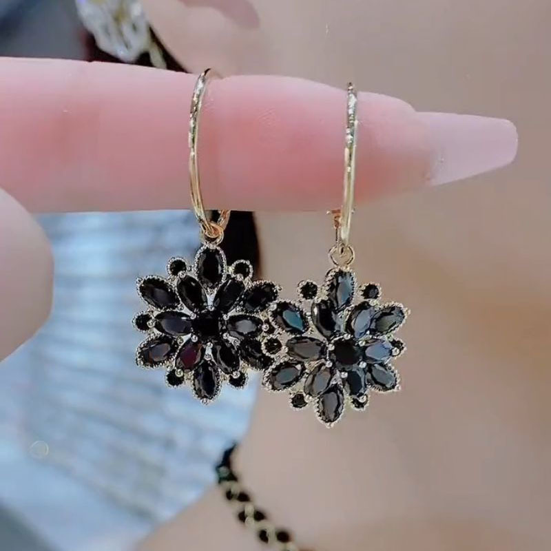 Black Crystal Flower Earrings Women's Silver Needle Niche Light Luxury High-Level Sense Ring Earrings Elegant Design Earrings Earrings