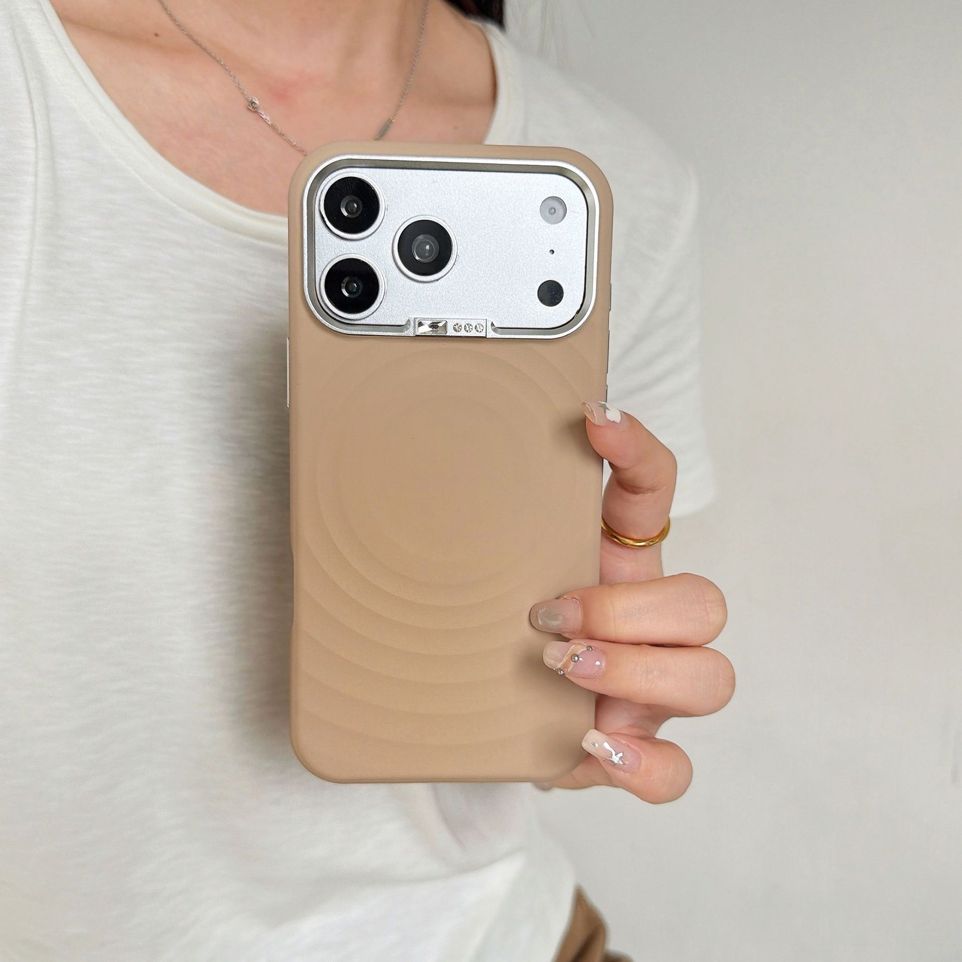 闪钻波漾磁吸适用iPhone18promax手机壳独立五金镜头框苹果17保护