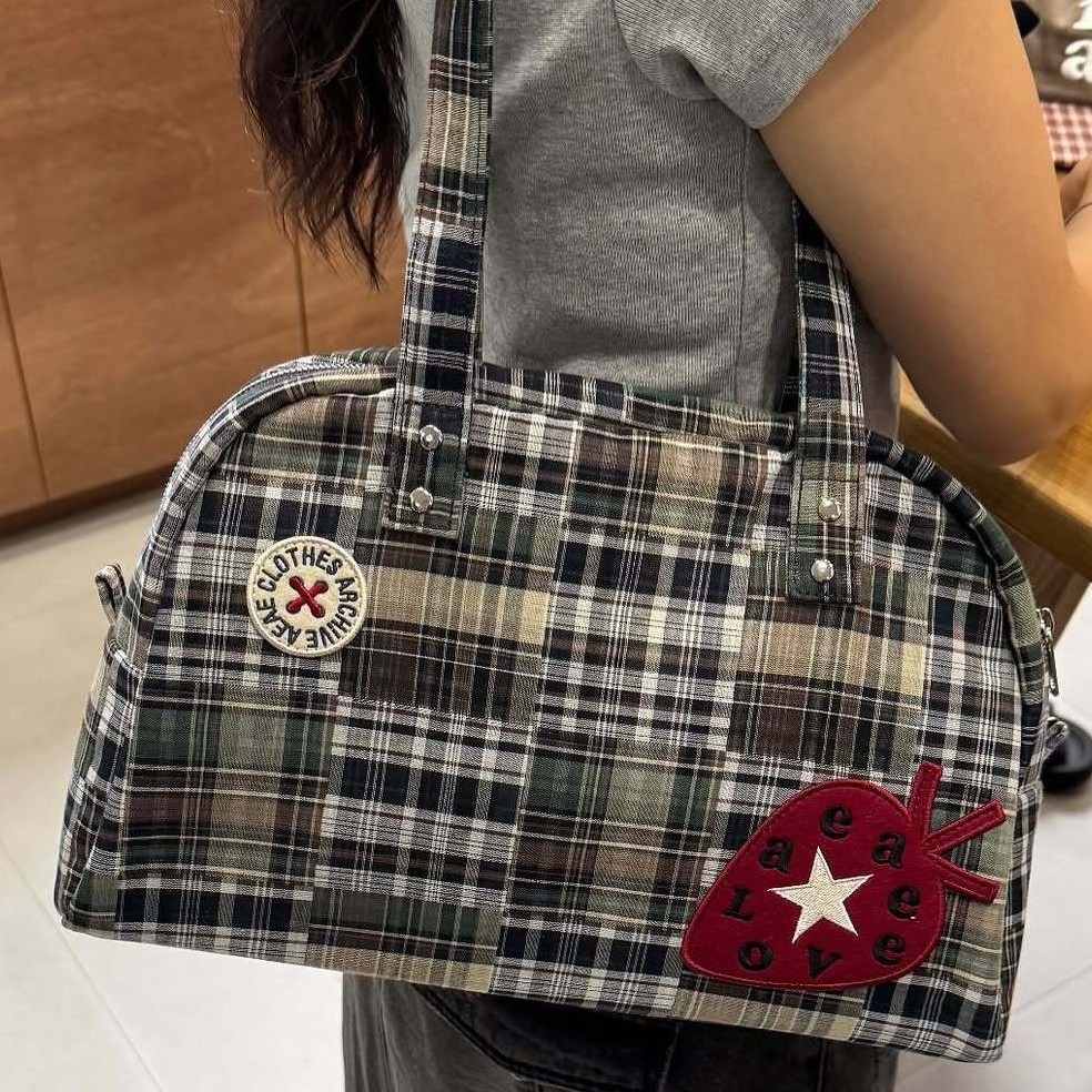 Aeae Korean Niche Design Star Strawberry Shoulder Bag For Women Retro Academy Style Handbag Bowling Bag - Thumbnail 3
