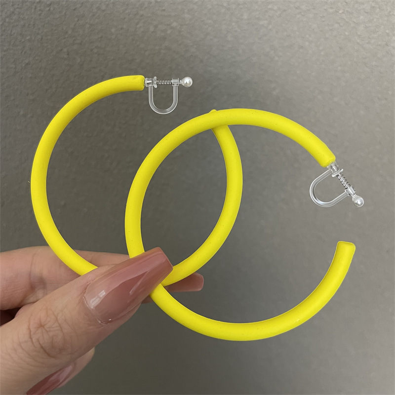 0602 노란색 초대형 C링 플라스틱 스프링 이어 클립, 피어싱 없이 착용 가능